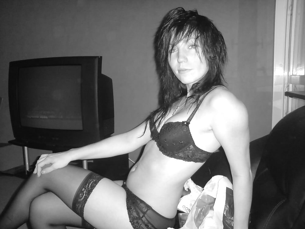 Porn Pics amateur brunette