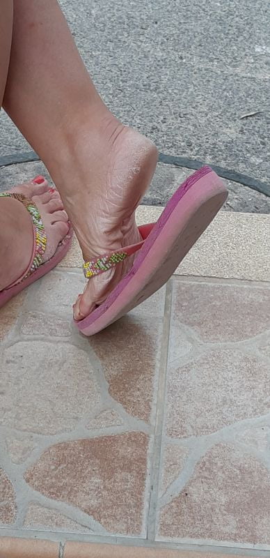 Porn Pics Piedi di zie, nonne, mamme.