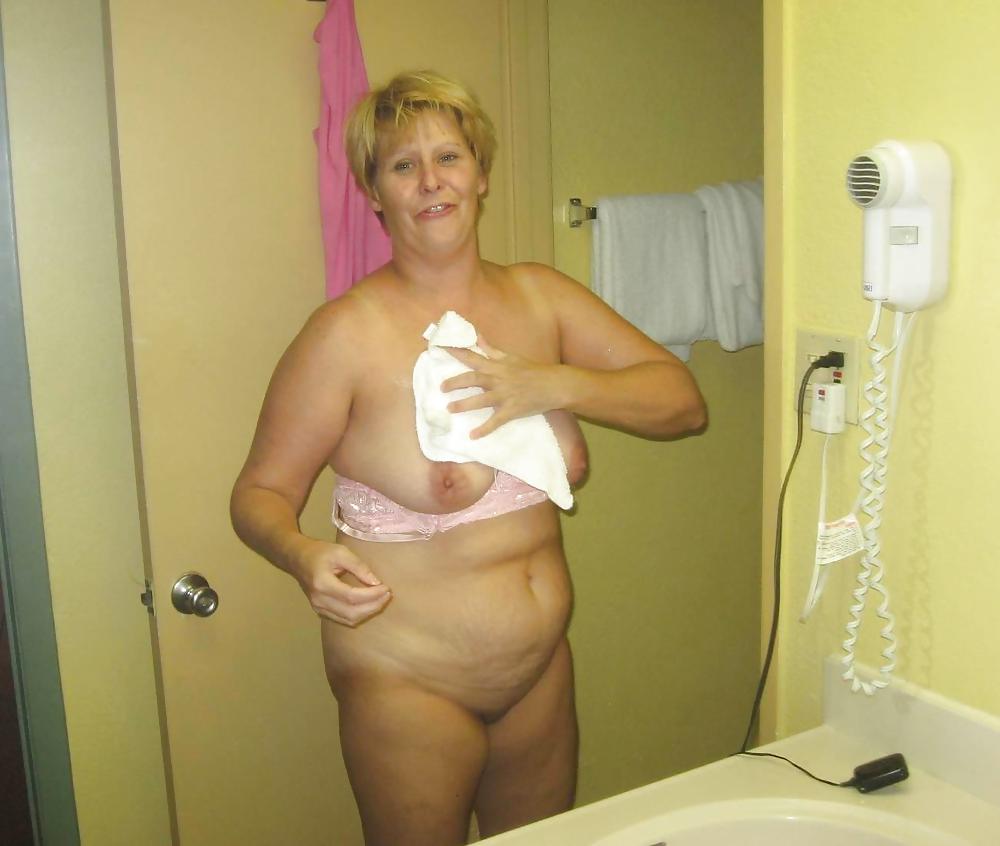 Porn Pics Older women in the shower.