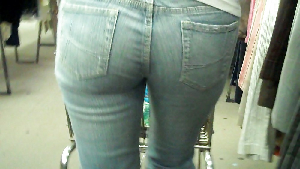 Porn Pics Nice ass and butt hiding behind jeans