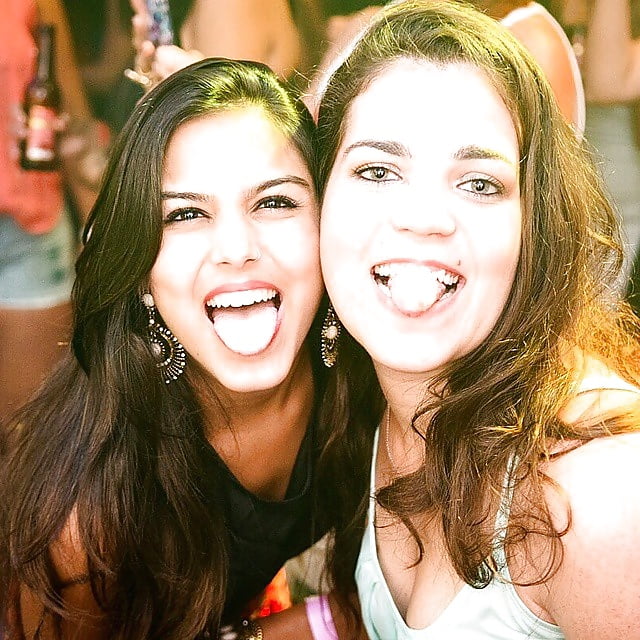 Porn Pics LINGUINHA PRA FORA - QUER PORRA !