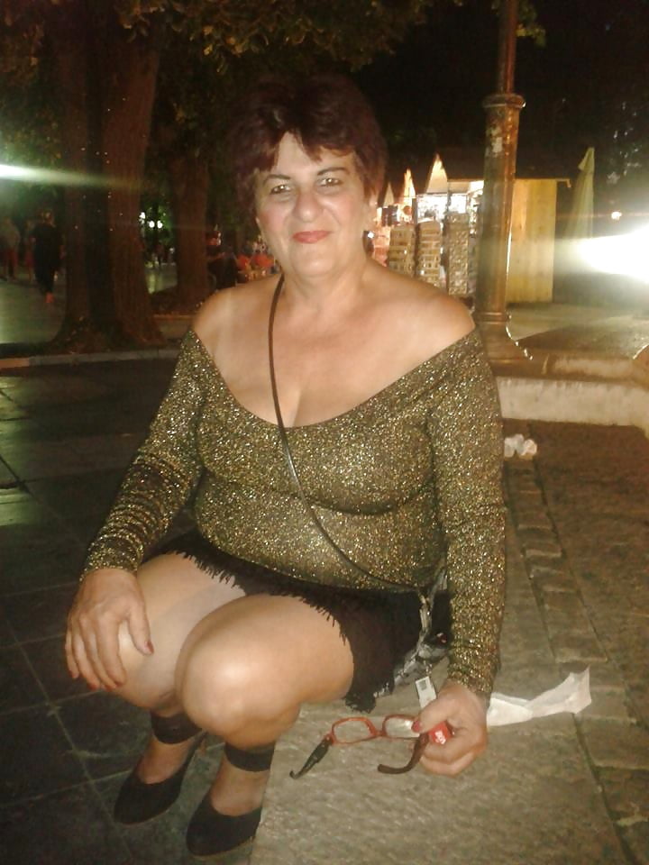 Porn Pics Mrs. J - Mature Peasant Whore