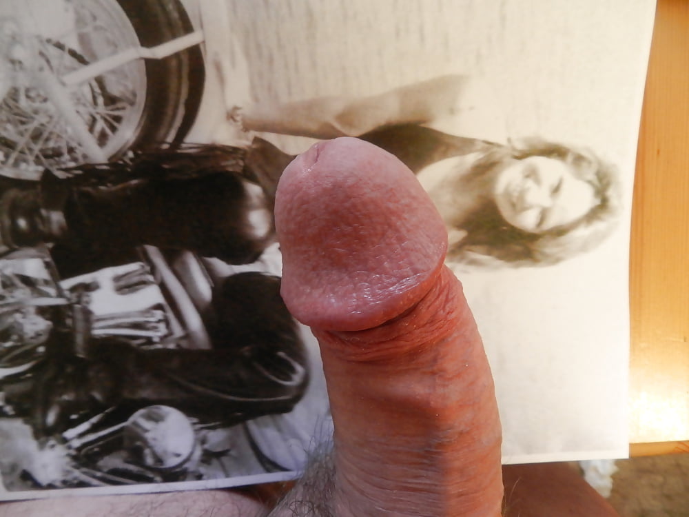 Porn Pics Bikie slut gets another tribute