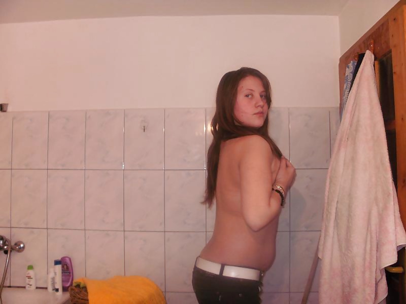 Porn Pics a old 19 slut