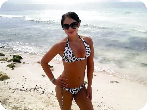Porn Pics Teeny Bikini 9