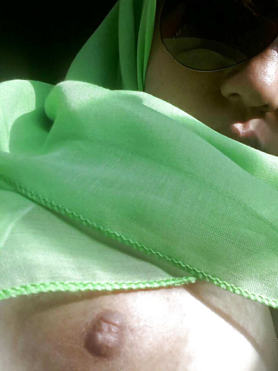 Porn Pics Mala - Tudung dalam kereta