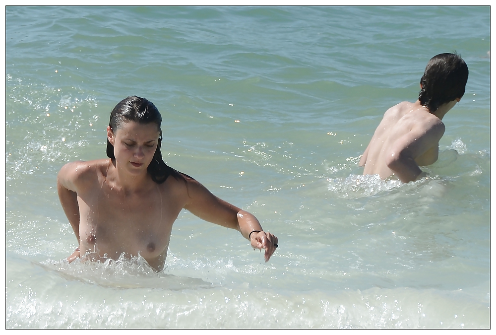 Porn Pics Topless beach girl in France 1