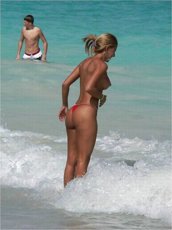 Porn Pics .....at the beach 3