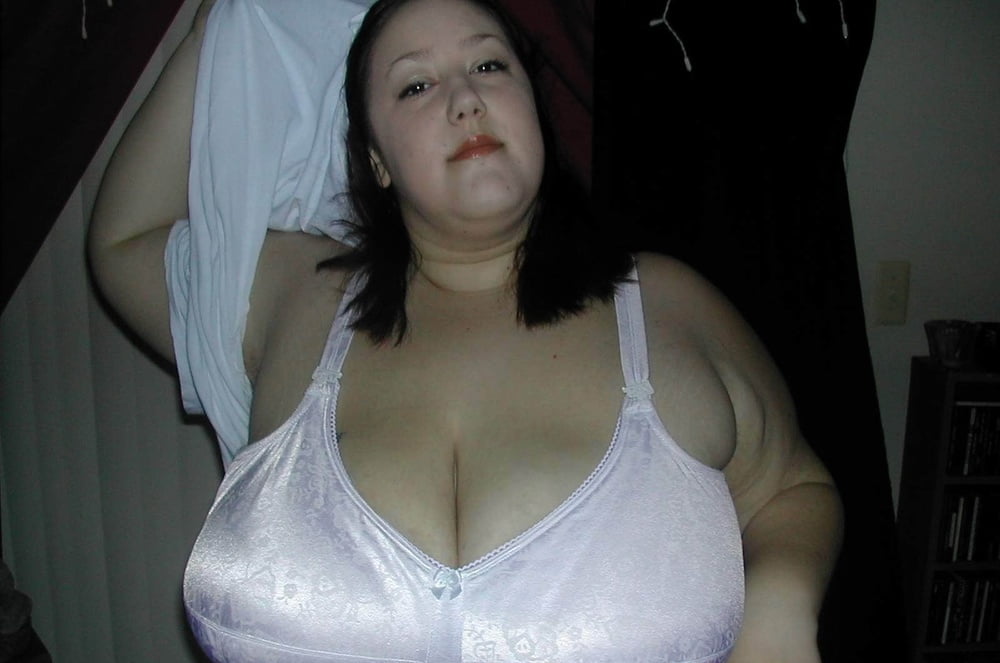 Non Nude Big Bouncy Breasts- 45 Photos 