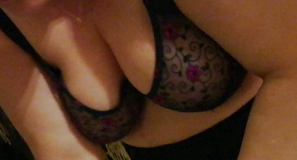 Porn Pics wife big tits in sexy bra