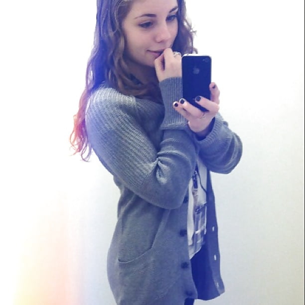 Porn Pics American Unknown Teen Slefie Slut 001