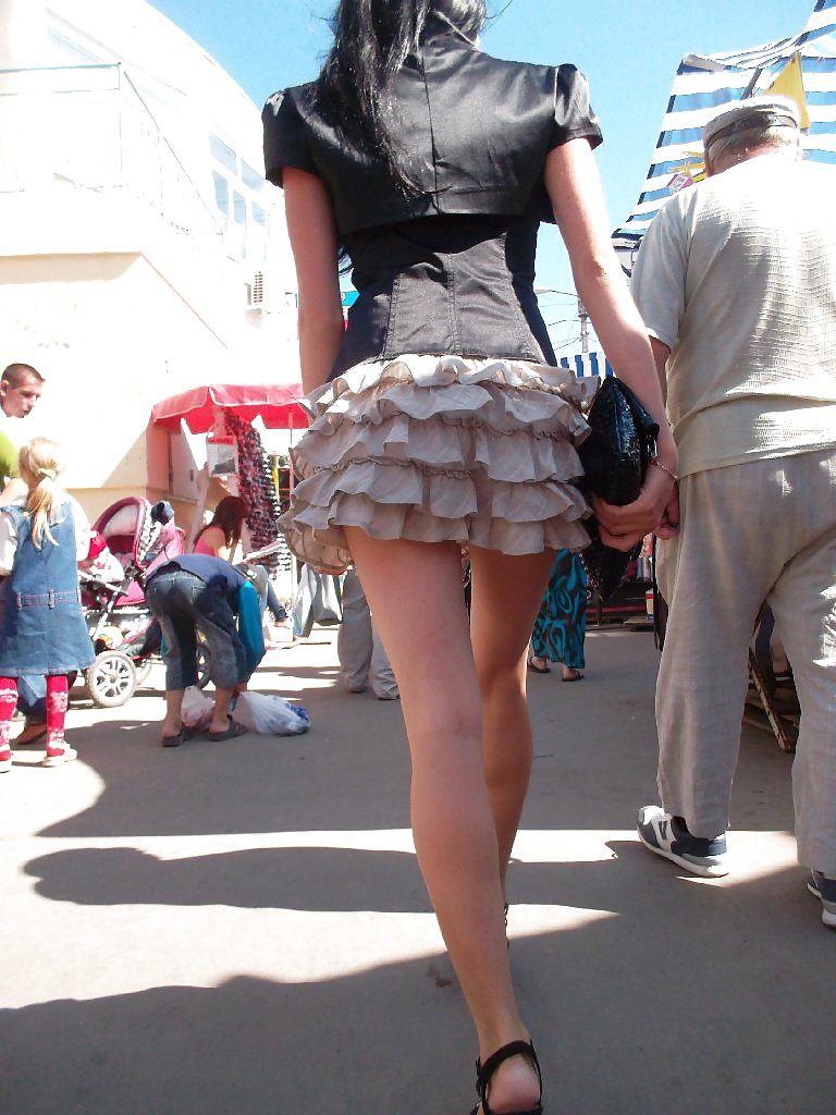 Porn Pics Amateur Hot  Babes  Wearing Mini Skirt in Public