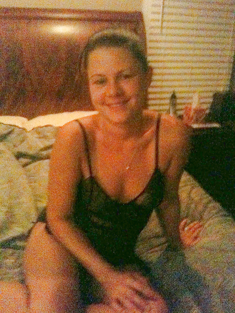 Porn Pics My slut wife ( Tina Moore.)