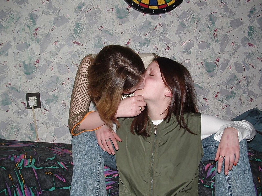 Porn Pics Good Amateur Teen lesbian Set