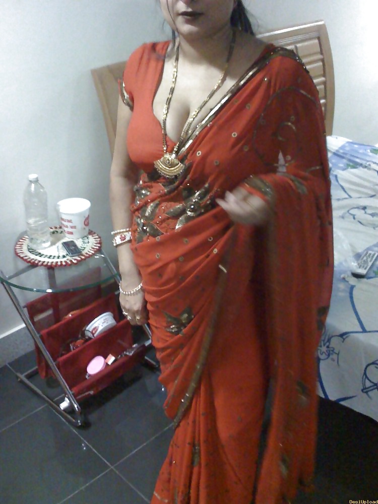 Porn Pics Famous Indian BBW Aunty