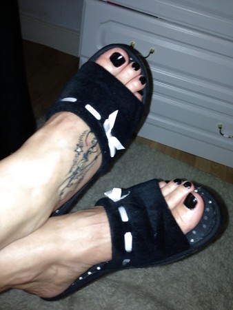 sexy slipper feet pics for jaynes foot fans