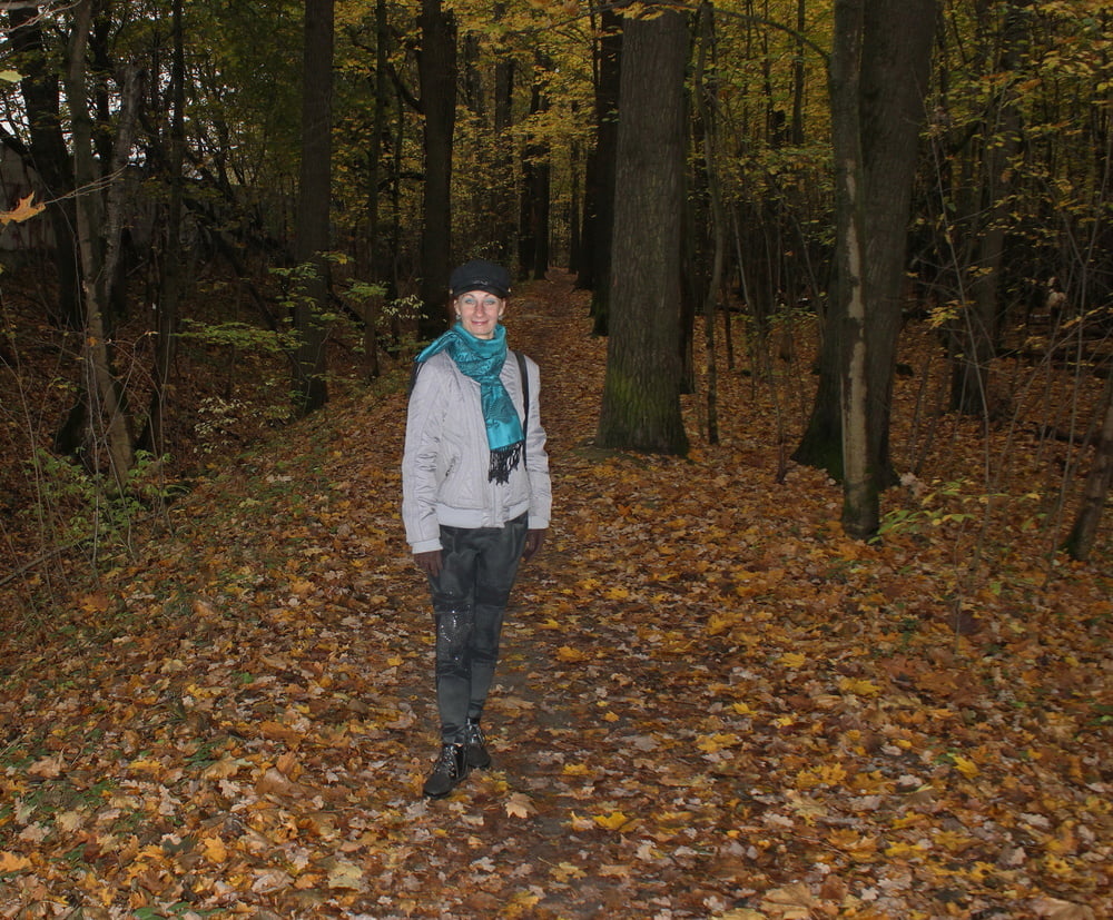 Autumn park - 32 Photos 