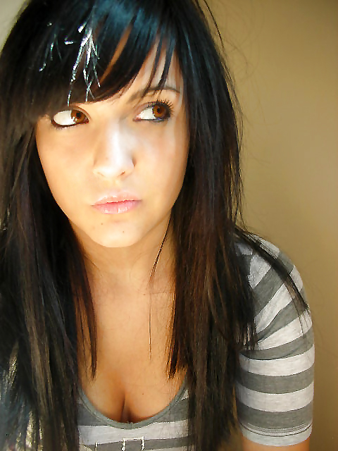 Porn Pics if she's here, it's fake 15