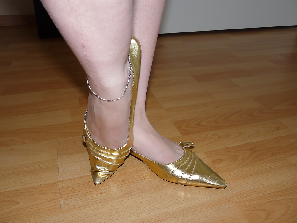 Porn Pics wifes gold heels flats ballerinas shoes feet 2