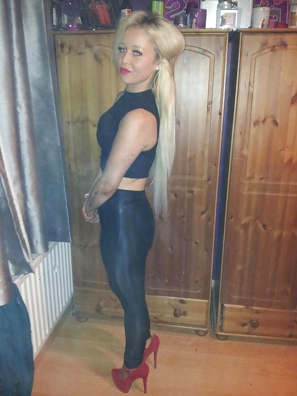 Porn Pics Amateurs In Heels 1