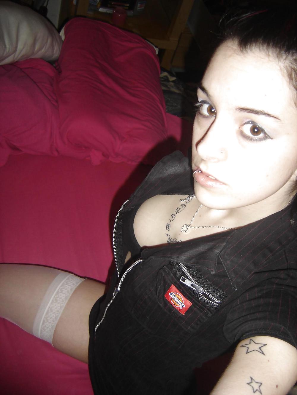 Porn Pics HOT EMO AMATEUR GIRL...MMMHHH