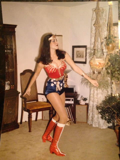 Women Rocking Wonder Woman Costumes in the Late 1970s and 19 - 10 Photos 