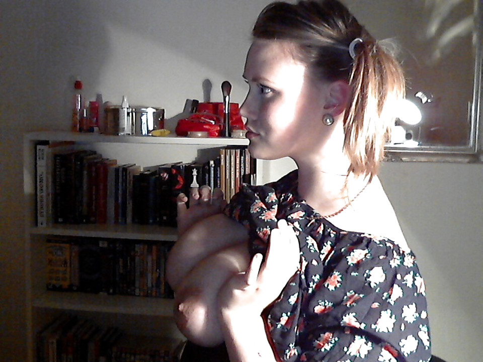 Porn Pics Busty Cam Plumper From SmutDates.com