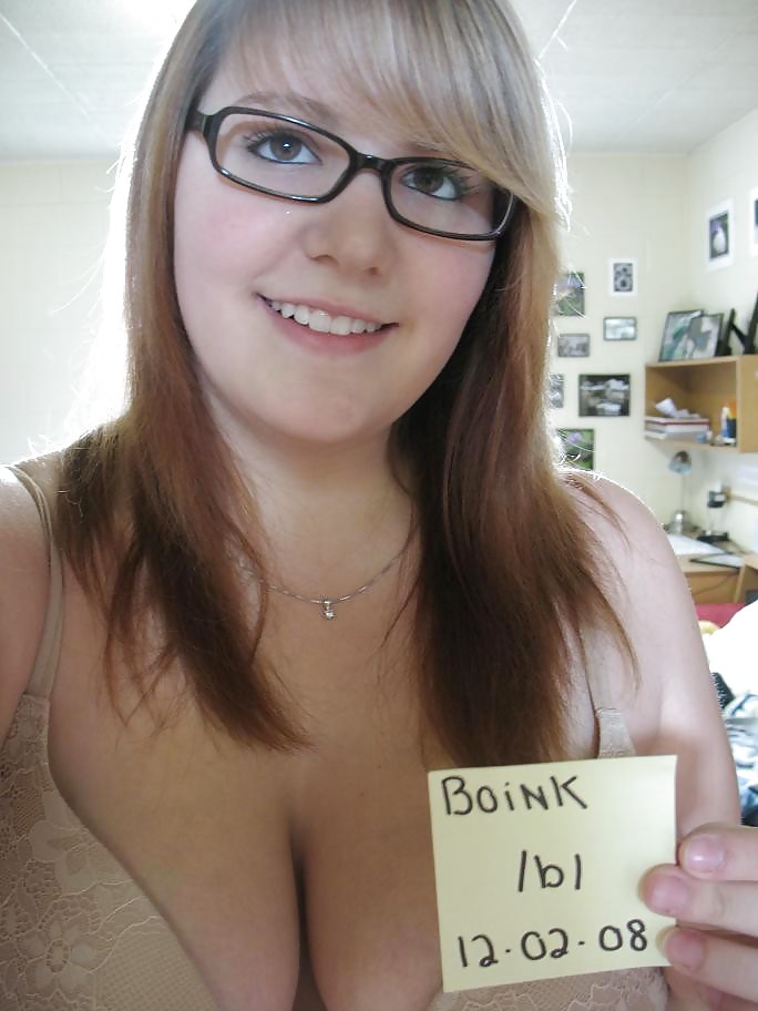 Porn Pics busty girlfriend shooting selfpics