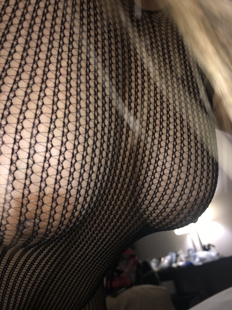 Gorgeous Wife in fishnet and heels - 20 Photos 