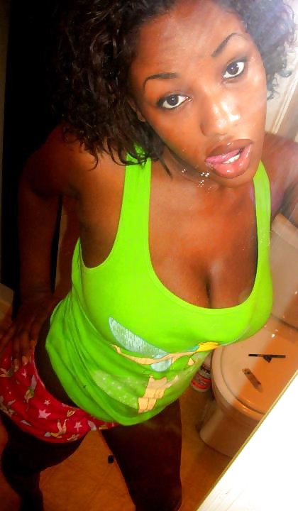 Porn Pics SmutDates Username 'MzzPlayb0y'