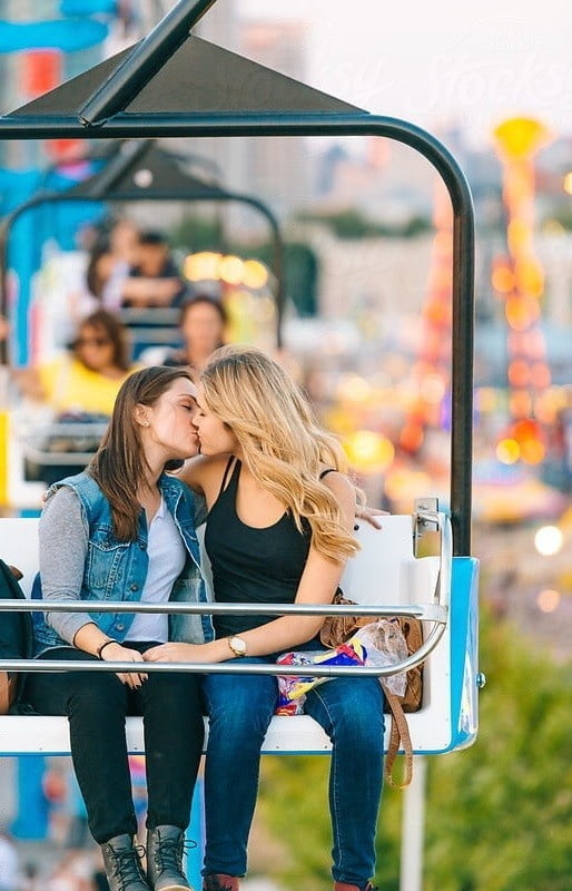 Porn Pics Lesbian kiss, blowjob and facial