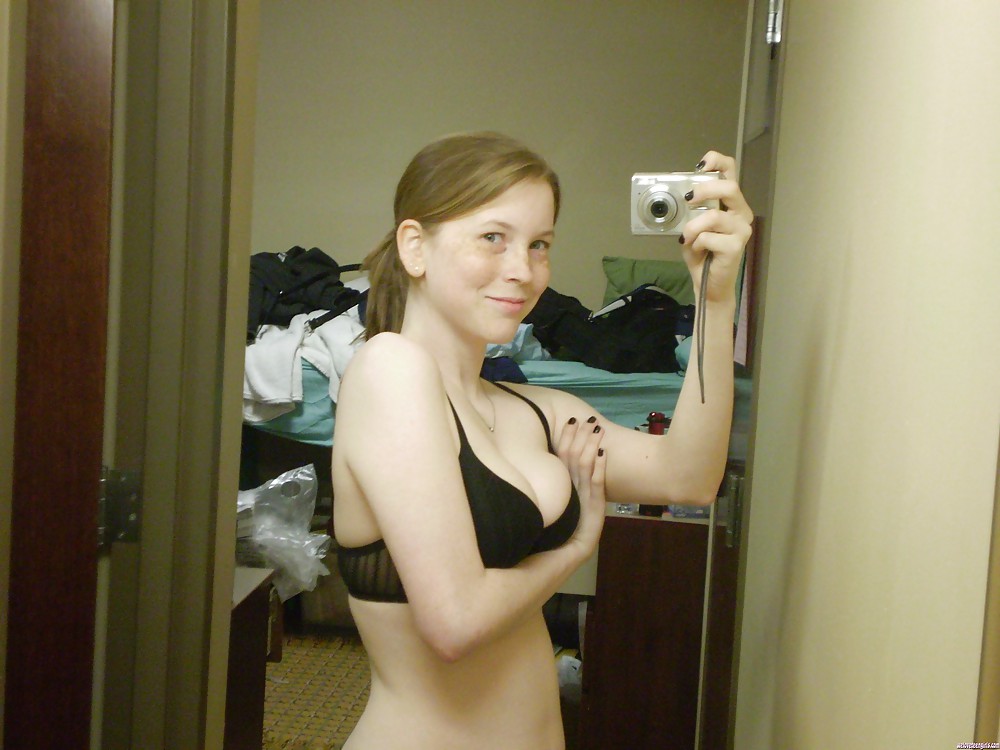 Porn Pics SELF SHOT BUSTY TEEN