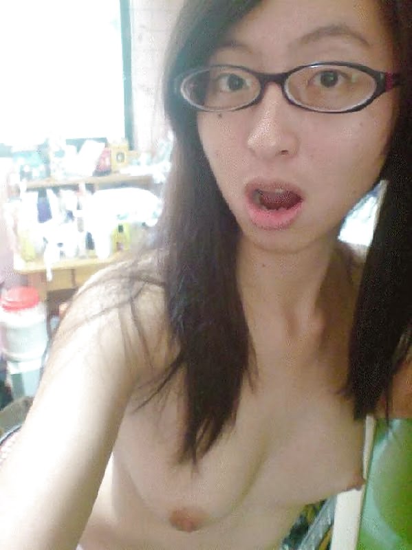 Porn Pics Geeky Asian Chick Posing Nude While Studying