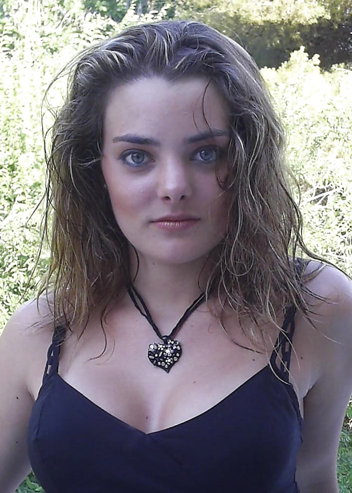 Porn Pics blonde posing