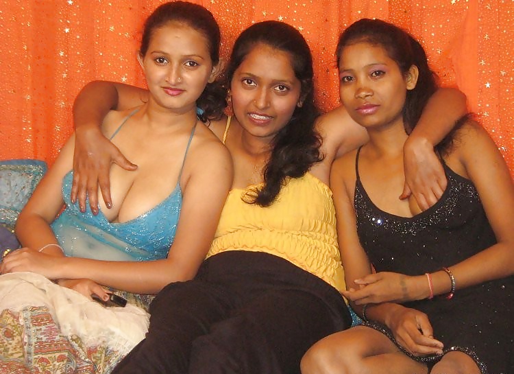 Porn Pics desi indian lesbian porn actress gang: Sanjana & others