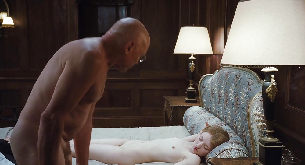 emily-browning-sex-scene-gifs