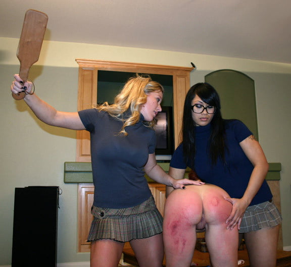 Lesbische spanking webcam. 