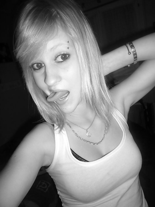 Porn Pics blondasse pute a blacks