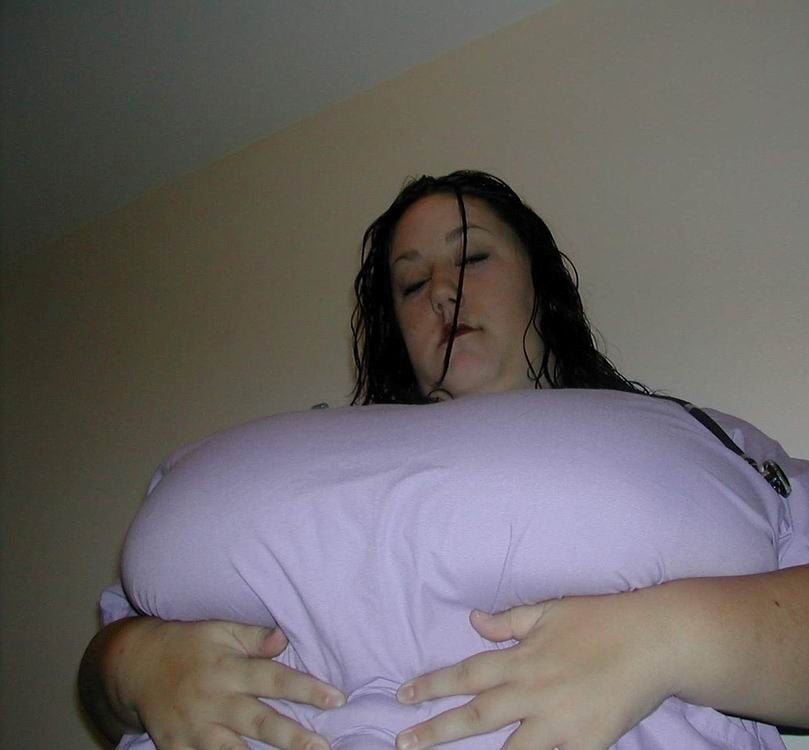 Non Nude Big Bouncy Breasts- 45 Photos 