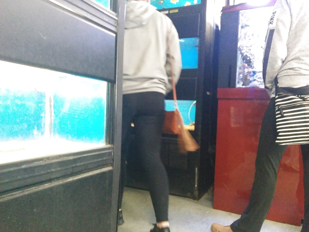 Porn Pics Booty Voyeur
