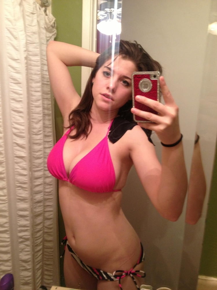 Famous brunette webslut loves her mirror - 213 Photos 