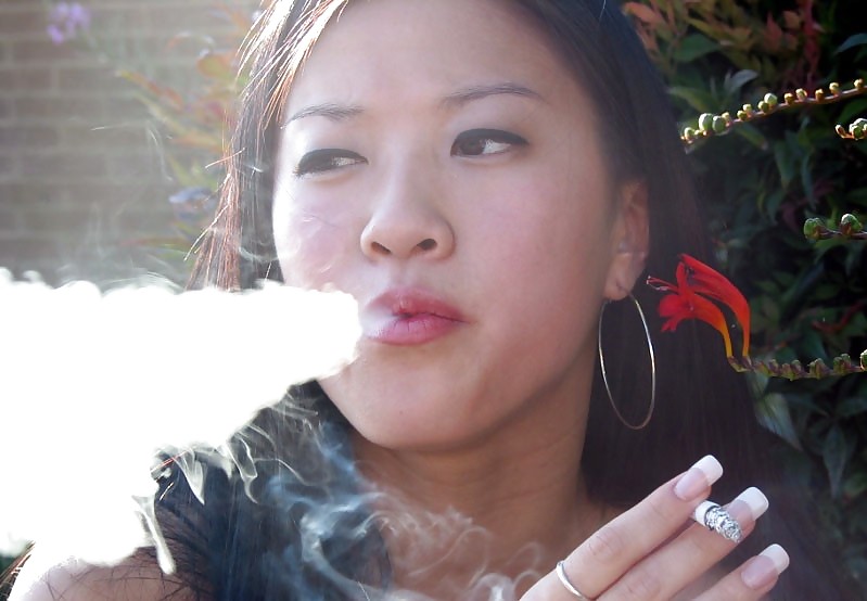 Porn Pics smoking fetish asian - rauchende asiatische schoenheiten