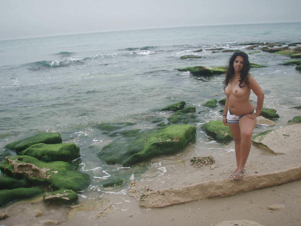 Porn Pics ARAB GIRL ON BEACH