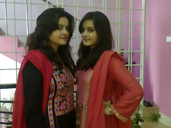 Porn Pics Double Dose of Indian Curry Cunts