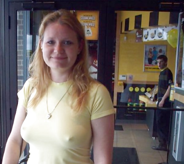 Porn Pics Braless mature lady 03