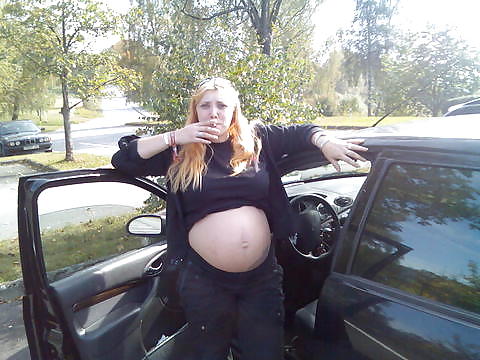 Porn Pics Pregnant  Smoking 3