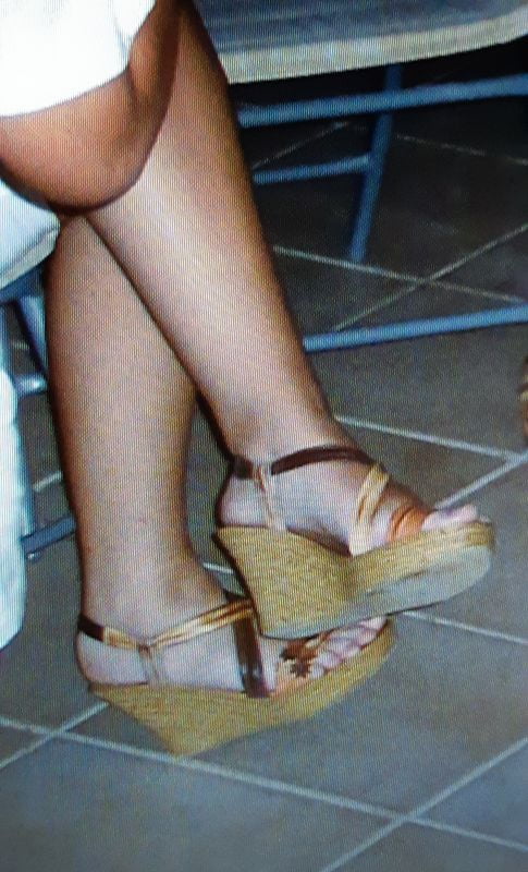 Porn Pics Piedi di zie, nonne, mamme.