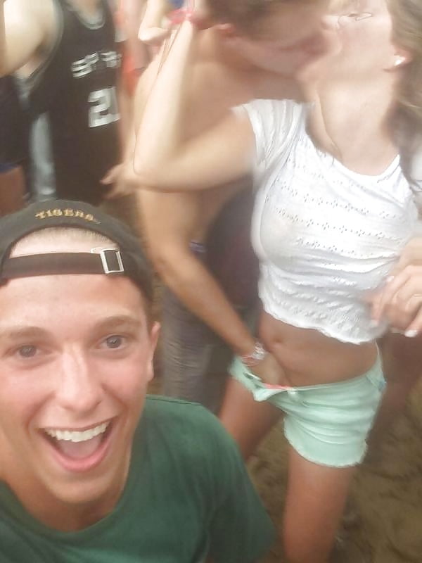 Porn Pics concert sex and nudity