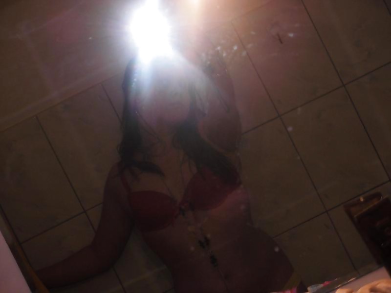Porn Pics a old 19 slut
