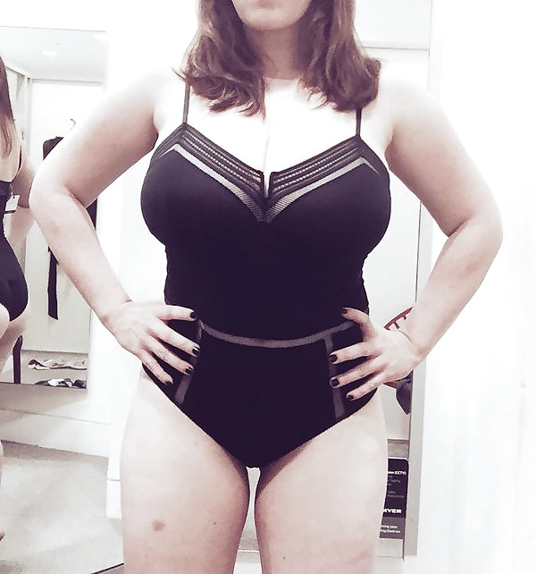 Porn Pics Thick and Bust Slut Emma from Twitter